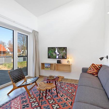 Amazing Home In Lembruch-Duemmer See With Kitchen エクステリア 写真