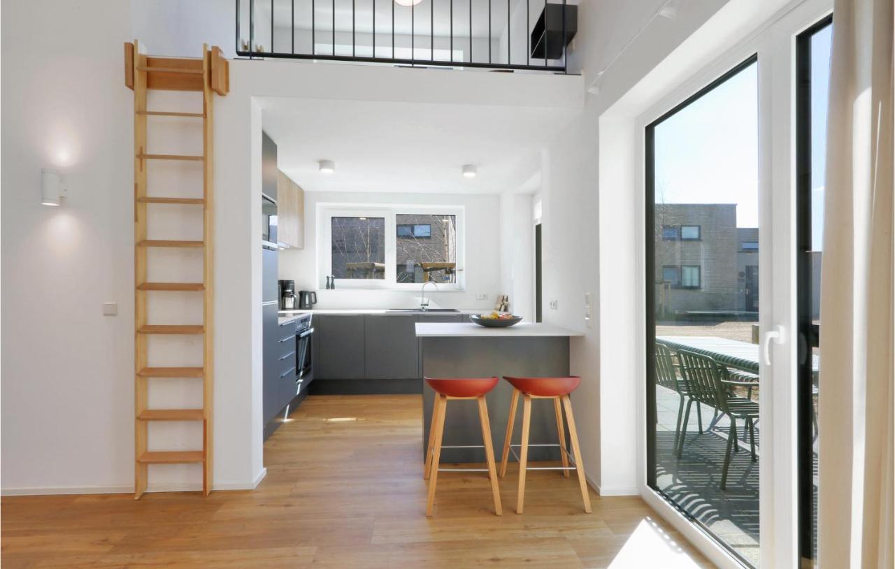 Amazing Home In Lembruch-Duemmer See With Kitchen エクステリア 写真