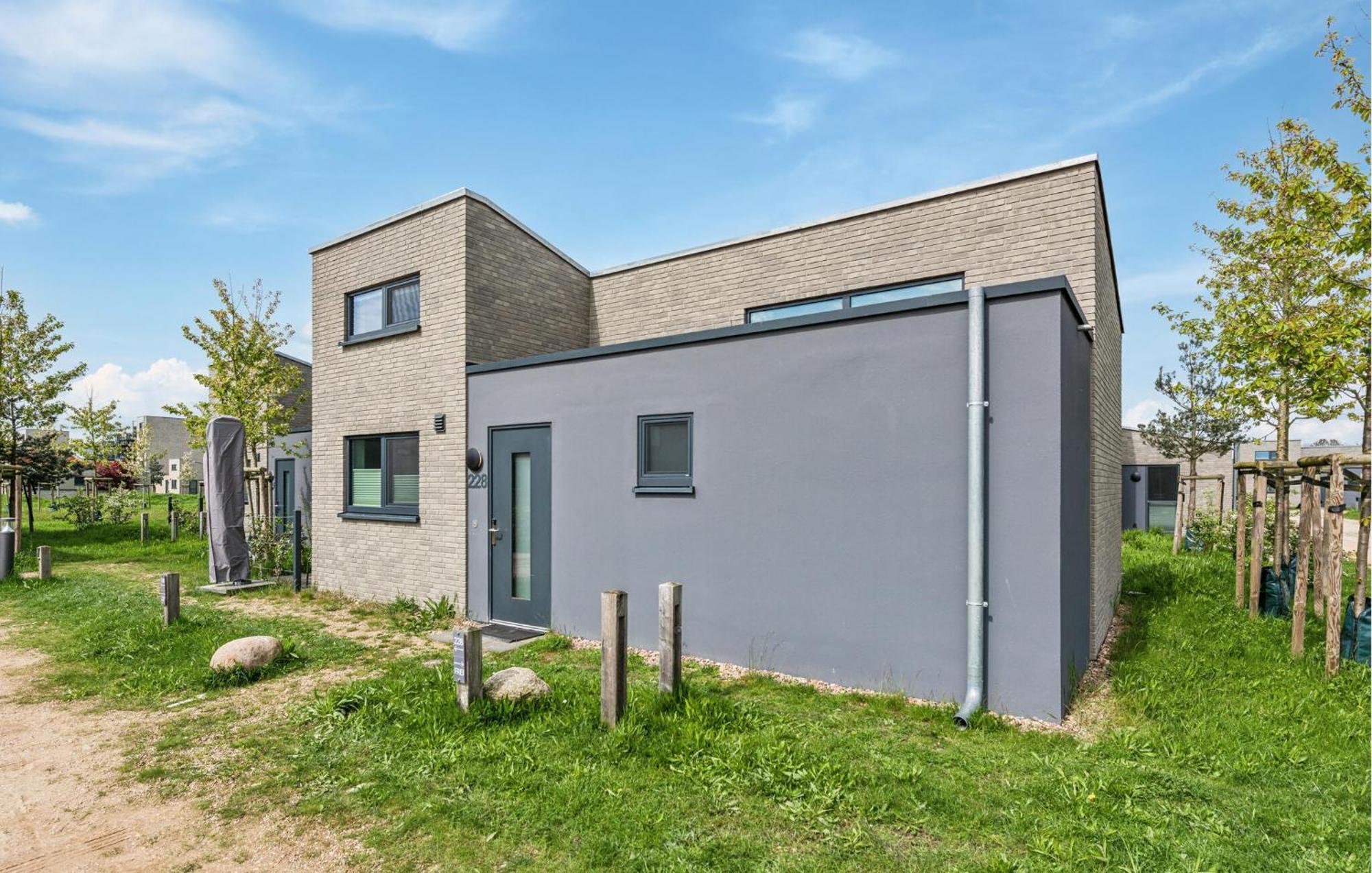 Amazing Home In Lembruch-Duemmer See With Kitchen エクステリア 写真